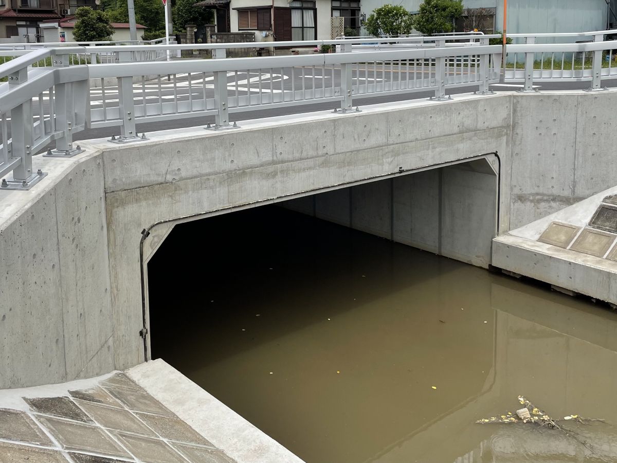 三菱ふそうトラック・バス株式会社春日部支店新築工事